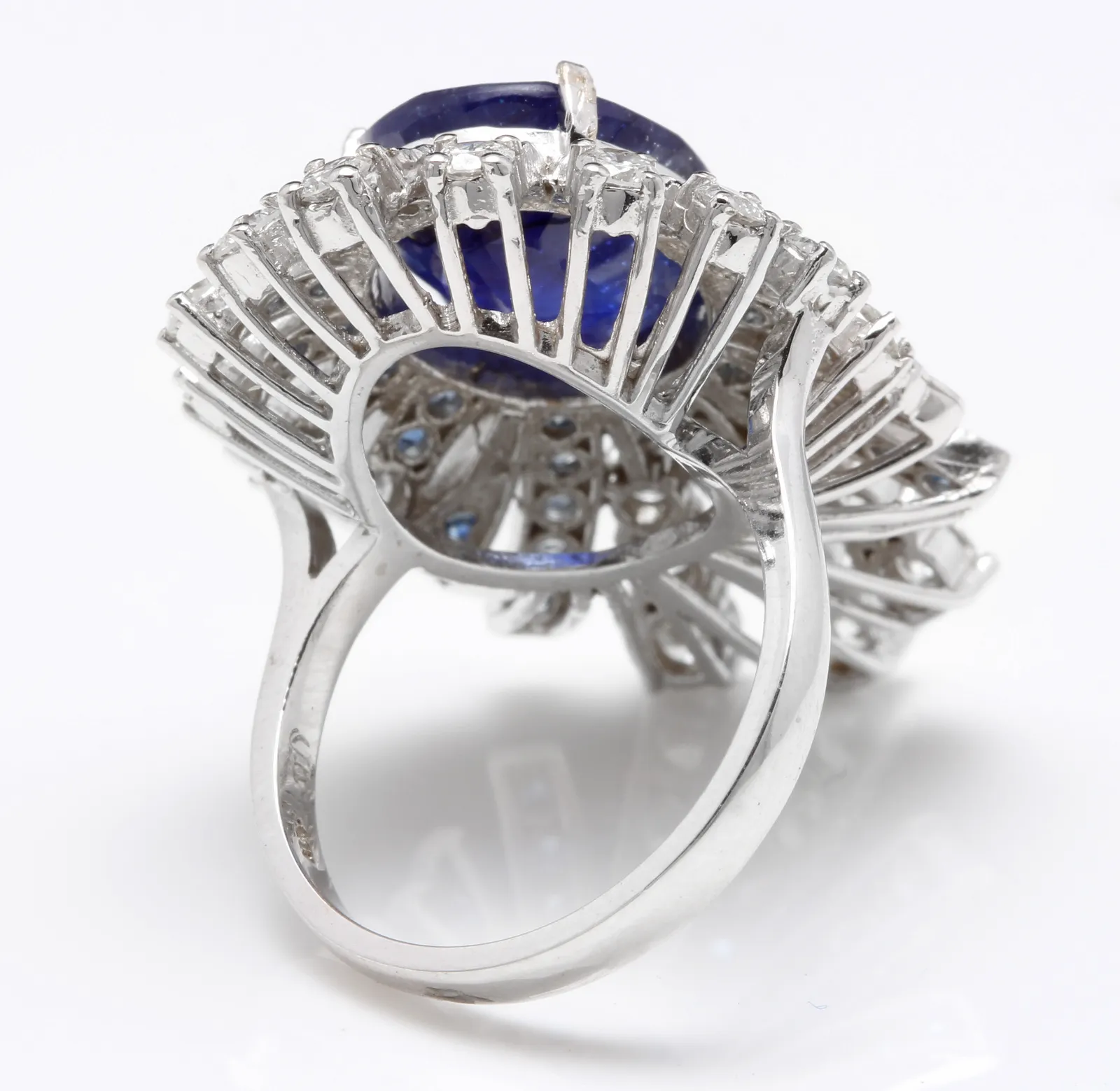 10.25 Carats Exquisite Natural Blue Sapphire and Diamond 14K Solid White Gold Ring