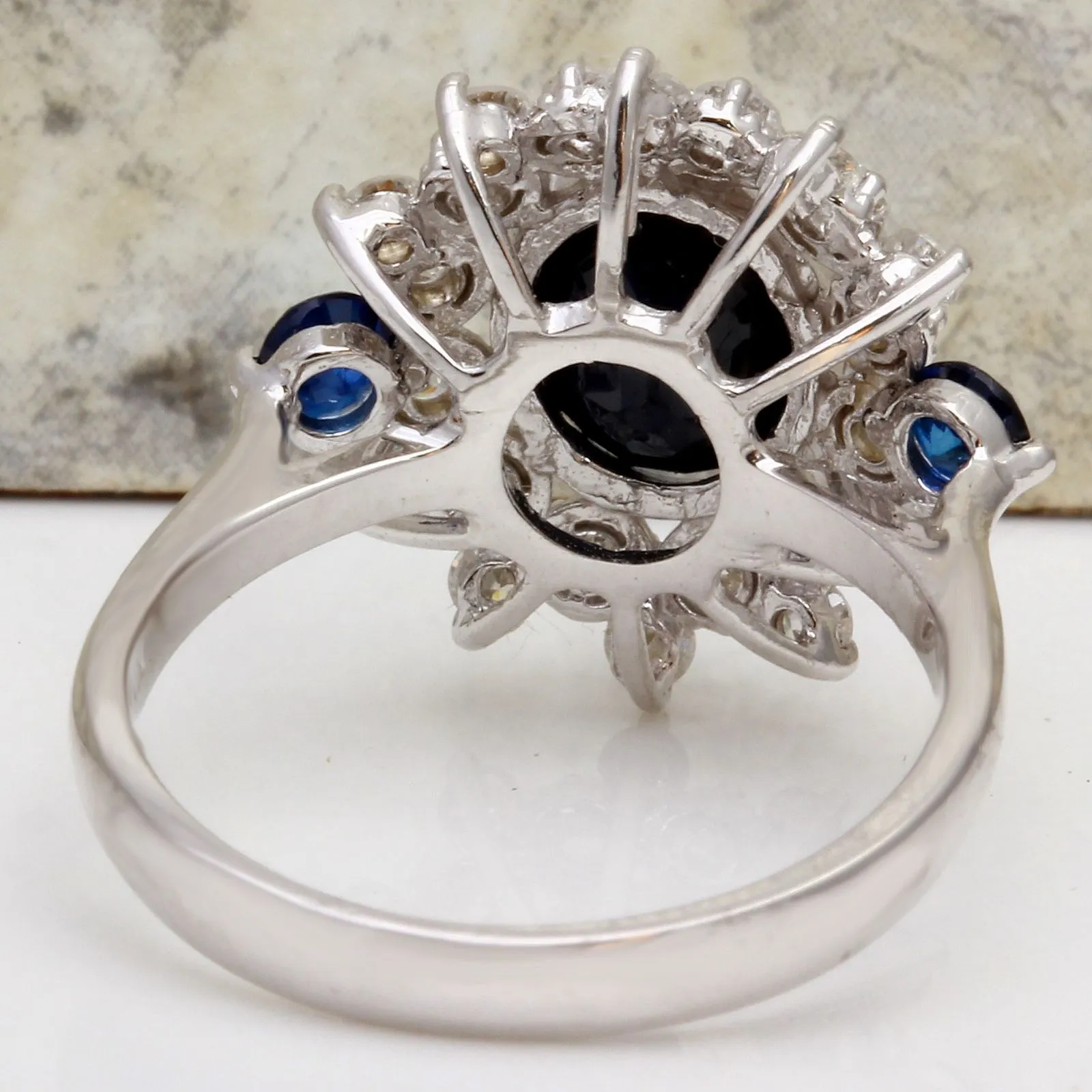 4.30 Carats Exquisite Natural Blue Sapphire and Diamond 14K Solid White Gold Ring