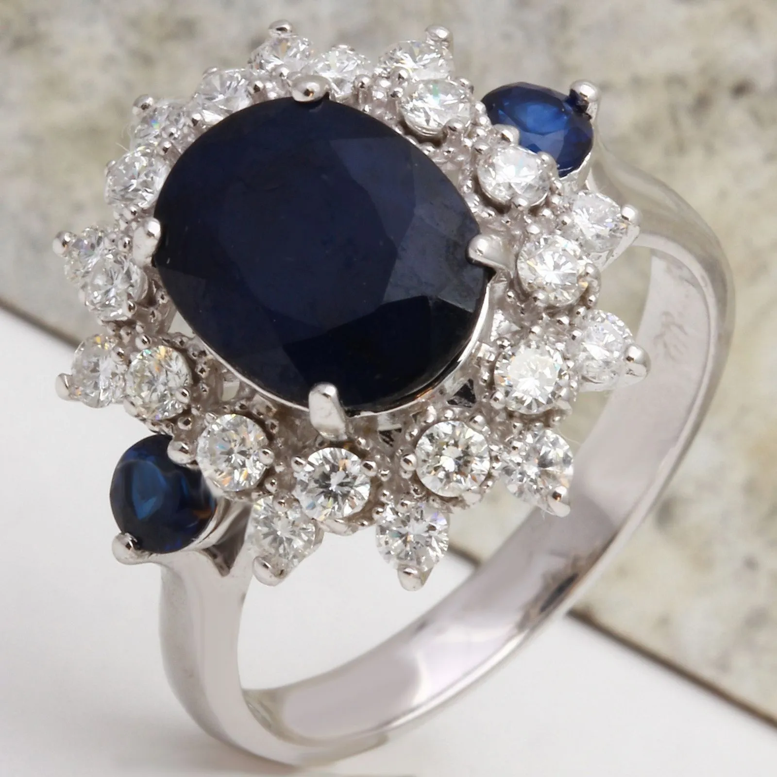 4.30 Carats Exquisite Natural Blue Sapphire and Diamond 14K Solid White Gold Ring