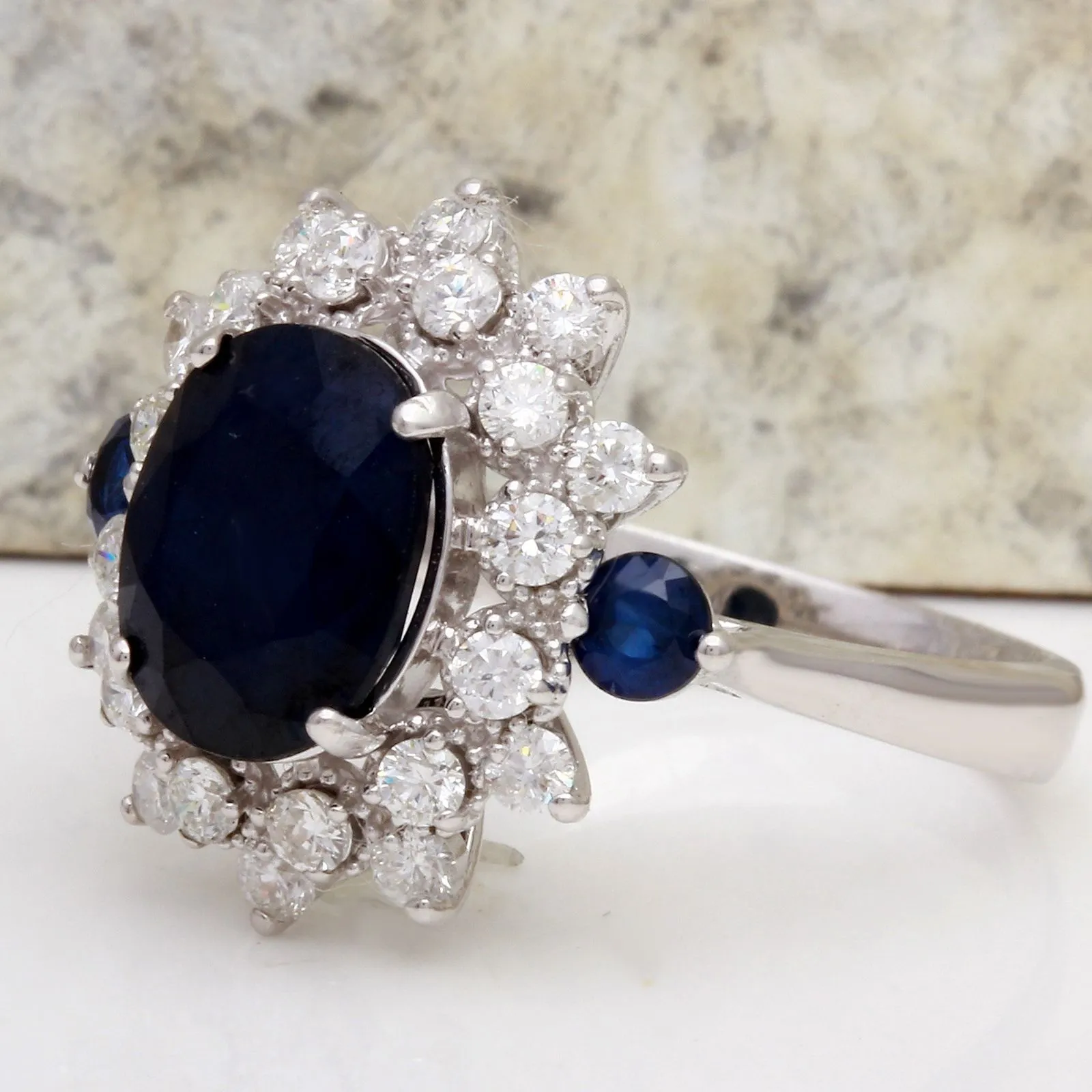 4.30 Carats Exquisite Natural Blue Sapphire and Diamond 14K Solid White Gold Ring