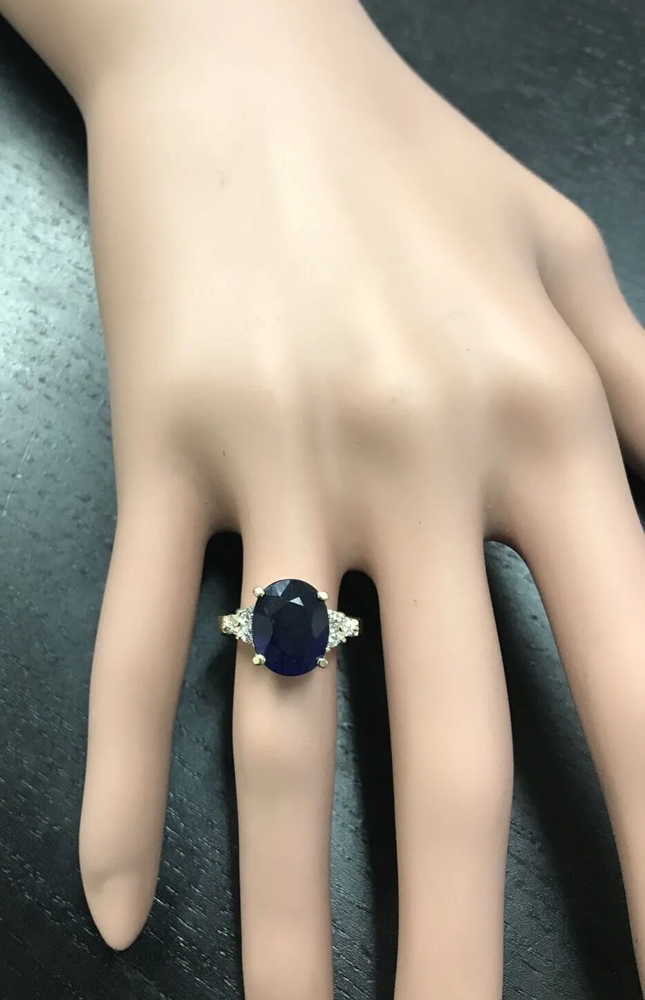 4.45 Ct Exquisite Natural Blue Sapphire and Diamond 14K Solid Yellow Gold Ring