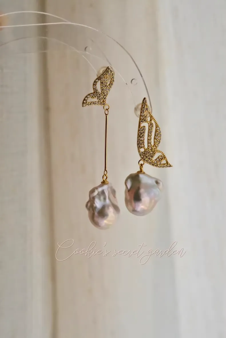 【Monet Garden Collection】 Handmade Asymmetrical Butterfly Baroque Pearl Earrings