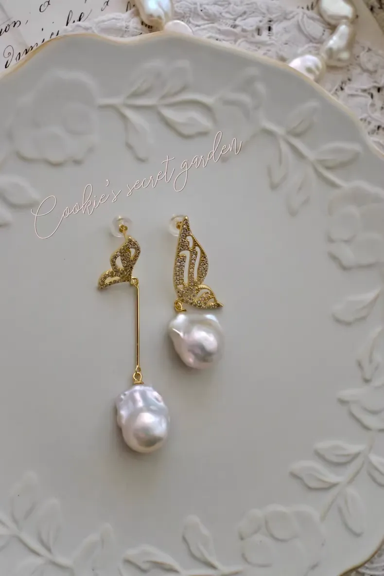 【Monet Garden Collection】 Handmade Asymmetrical Butterfly Baroque Pearl Earrings