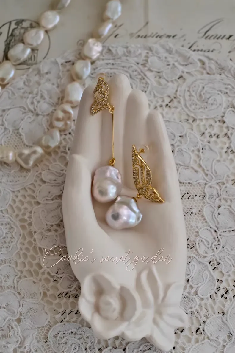 【Monet Garden Collection】 Handmade Asymmetrical Butterfly Baroque Pearl Earrings