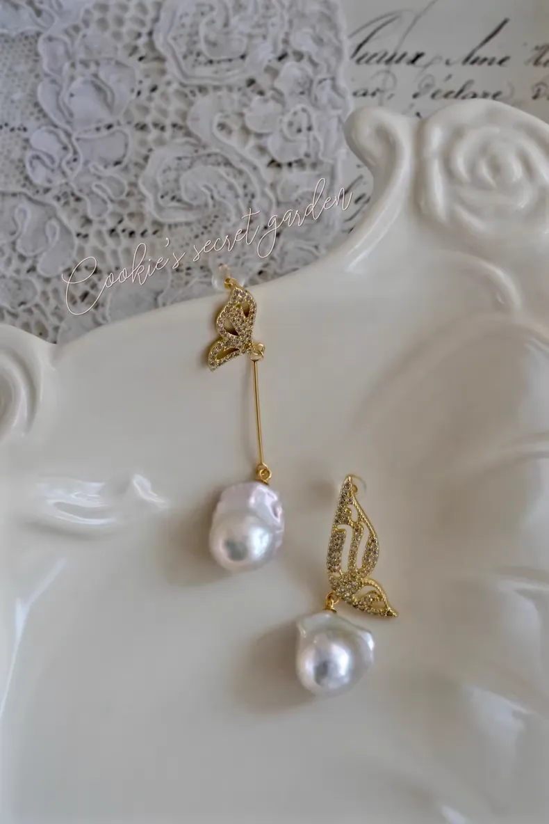 【Monet Garden Collection】 Handmade Asymmetrical Butterfly Baroque Pearl Earrings