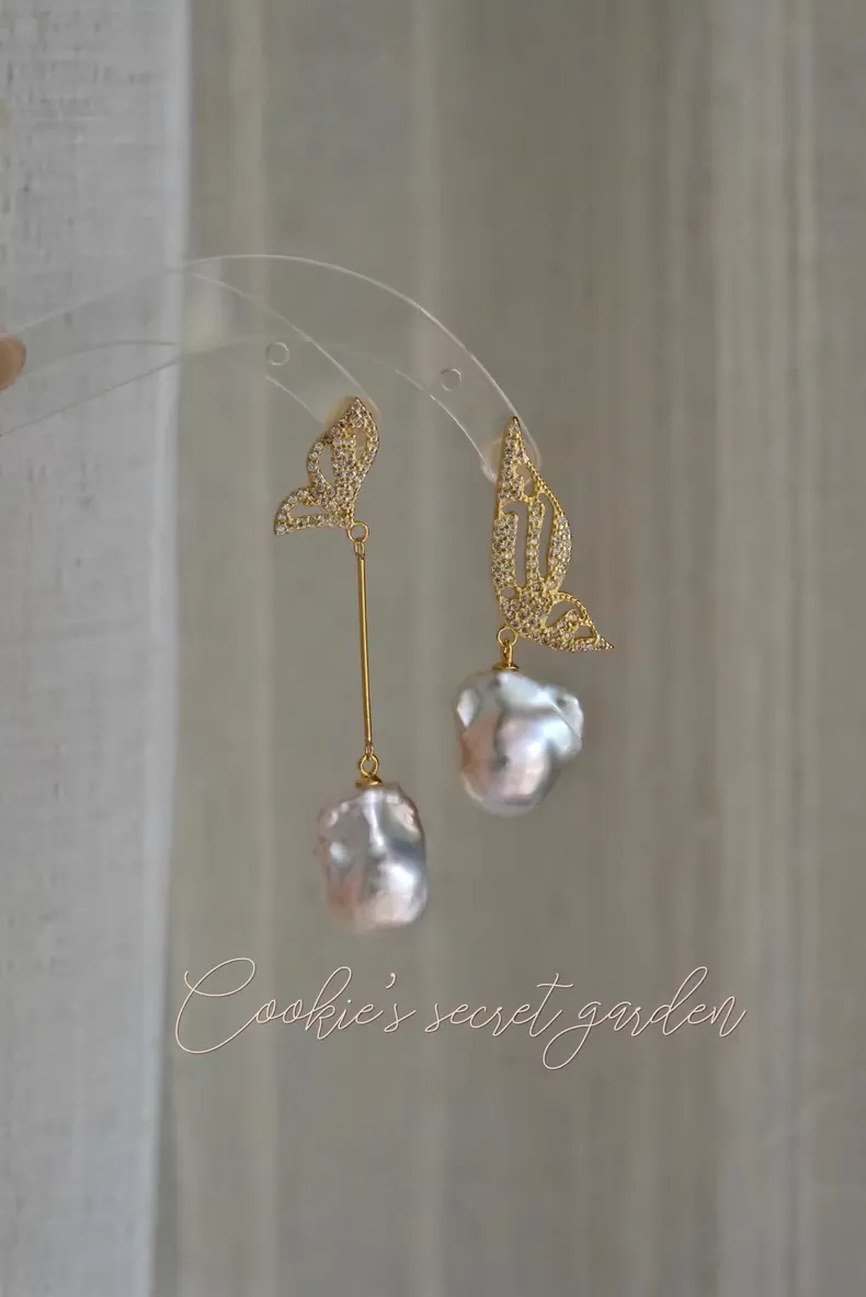 【Monet Garden Collection】 Handmade Asymmetrical Butterfly Baroque Pearl Earrings