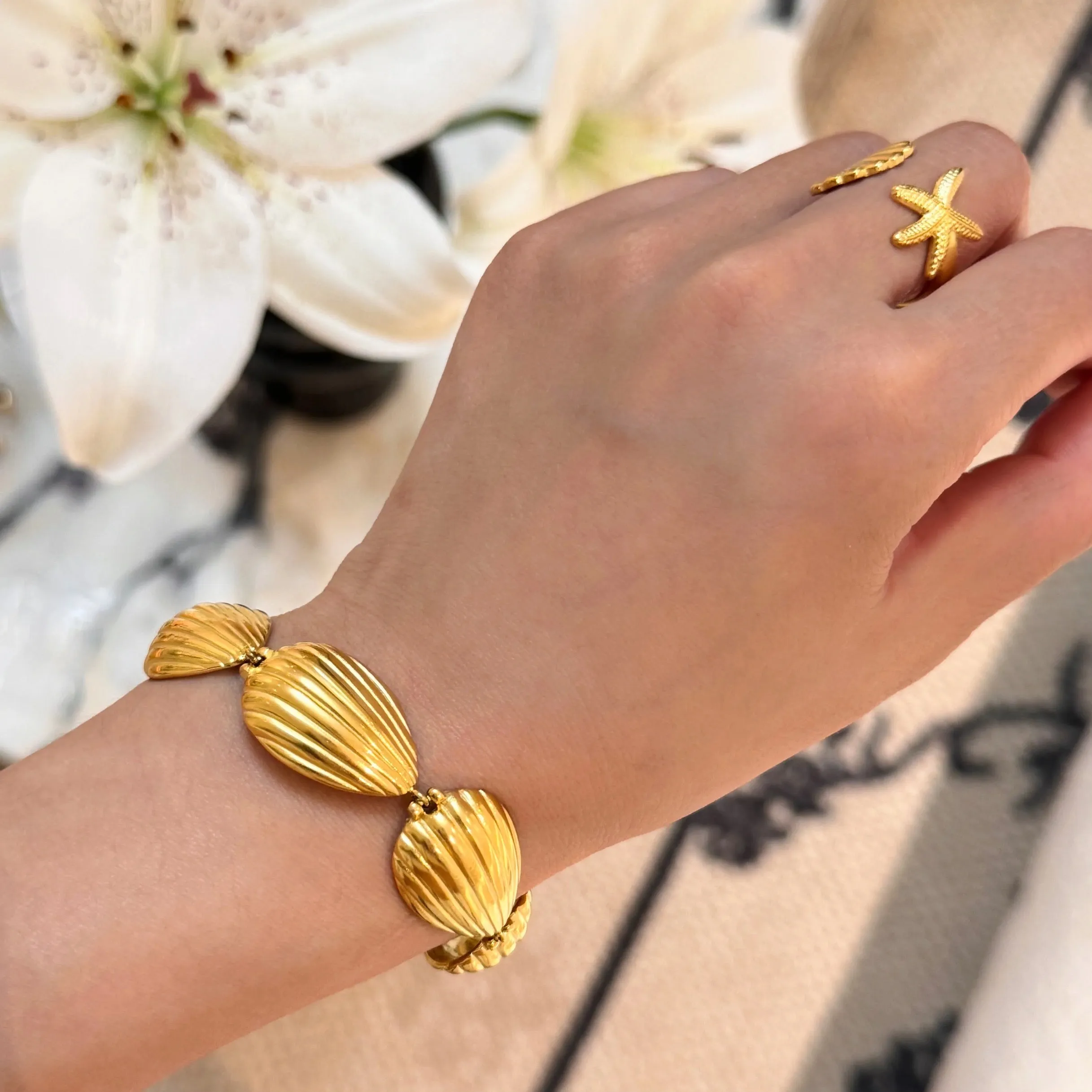 Sundial Shell Gold Bracelet